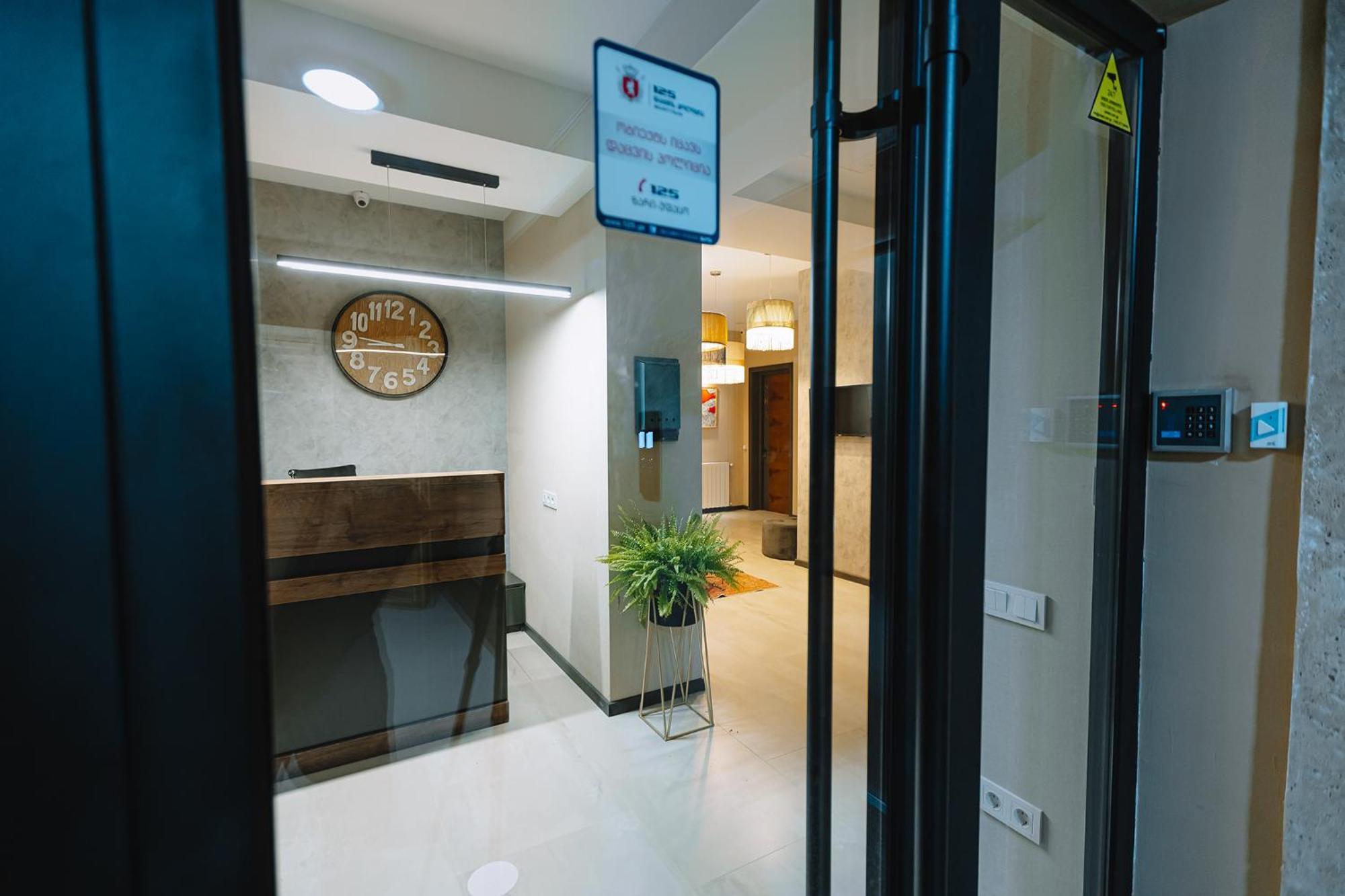 Hotel Sky Station Tbilisi Bagian luar foto