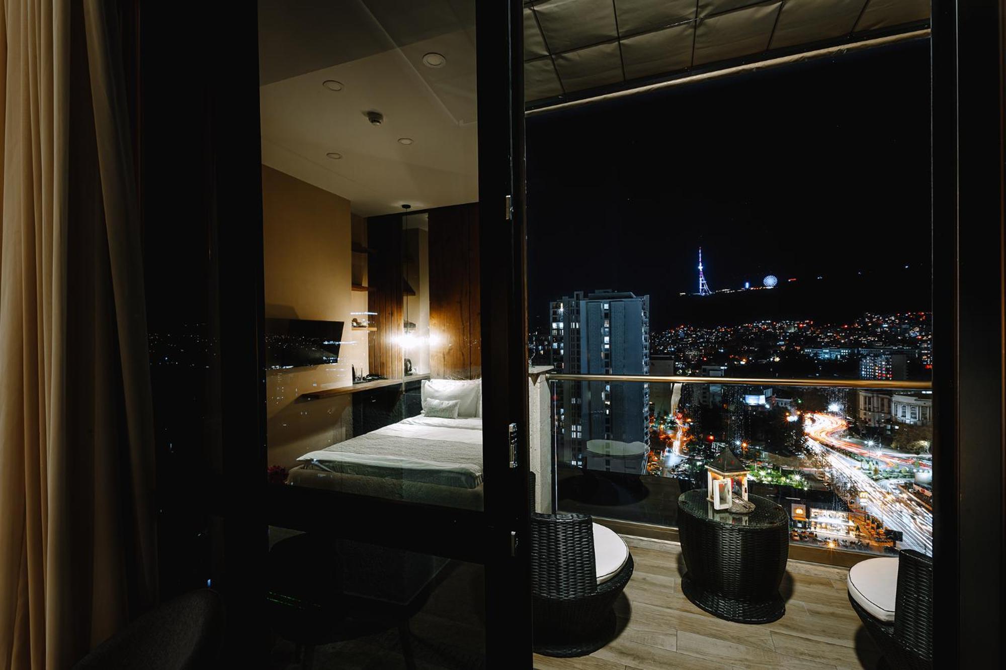 Hotel Sky Station Tbilisi Bagian luar foto