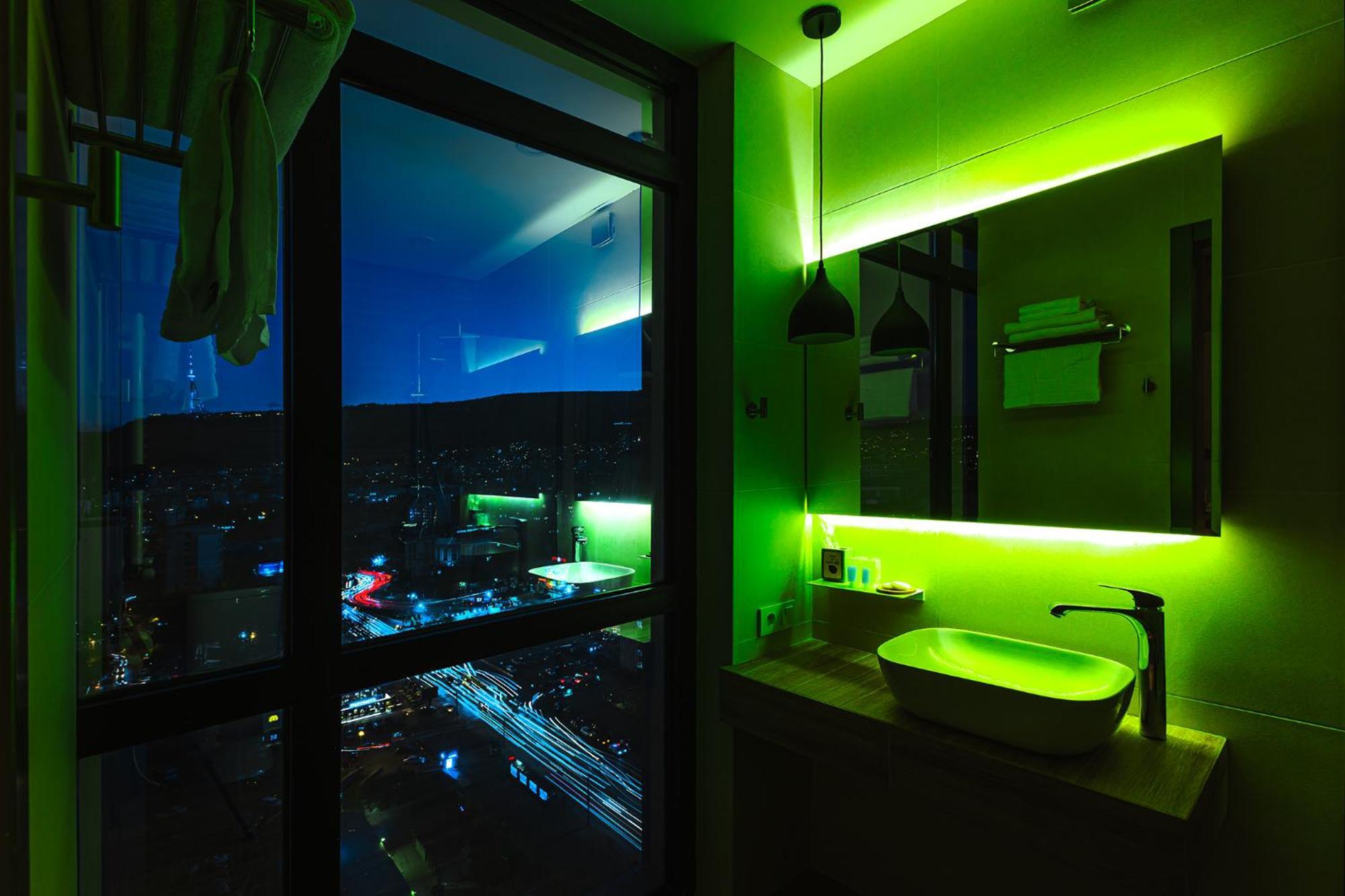 Hotel Sky Station Tbilisi Bagian luar foto
