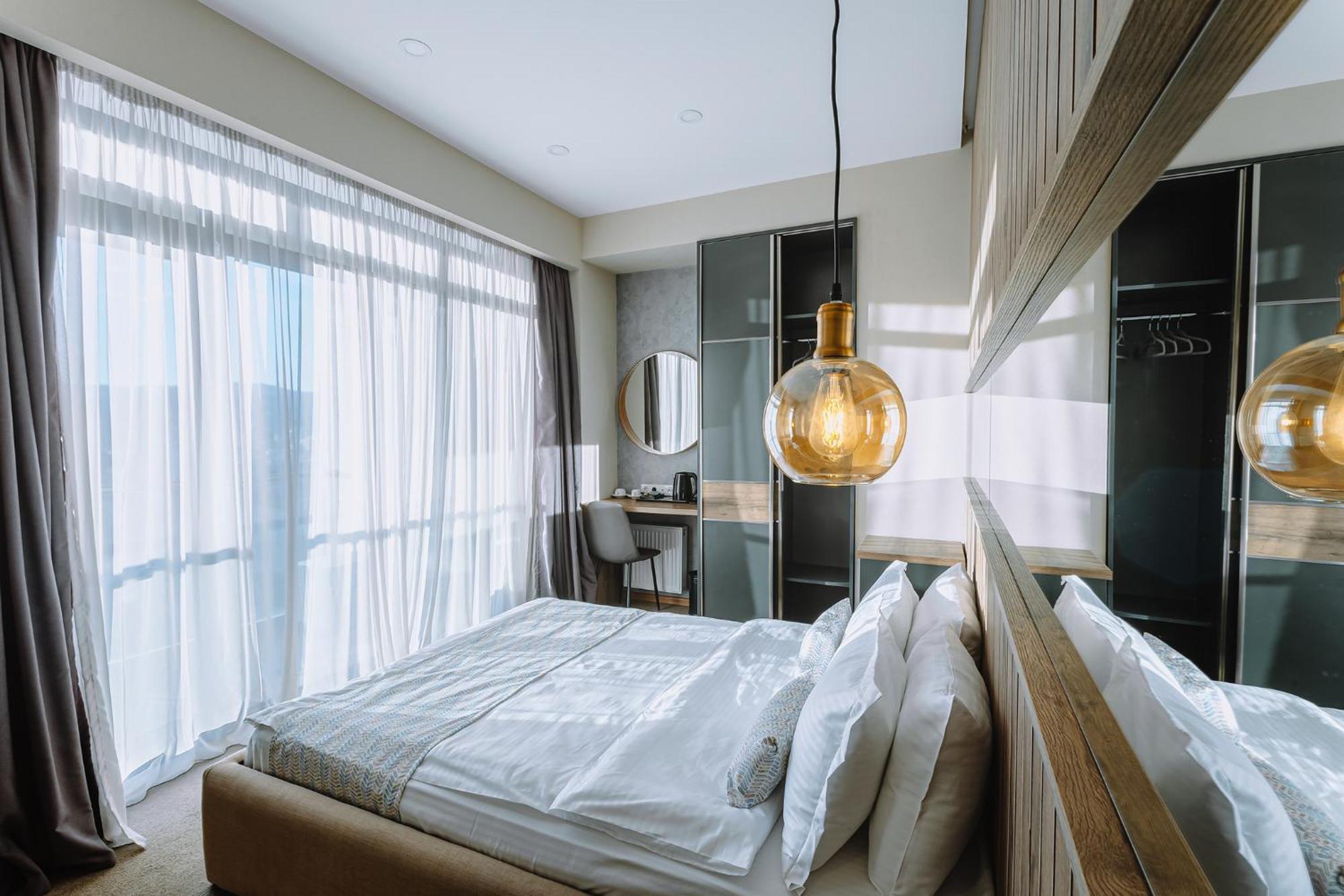 Hotel Sky Station Tbilisi Bagian luar foto