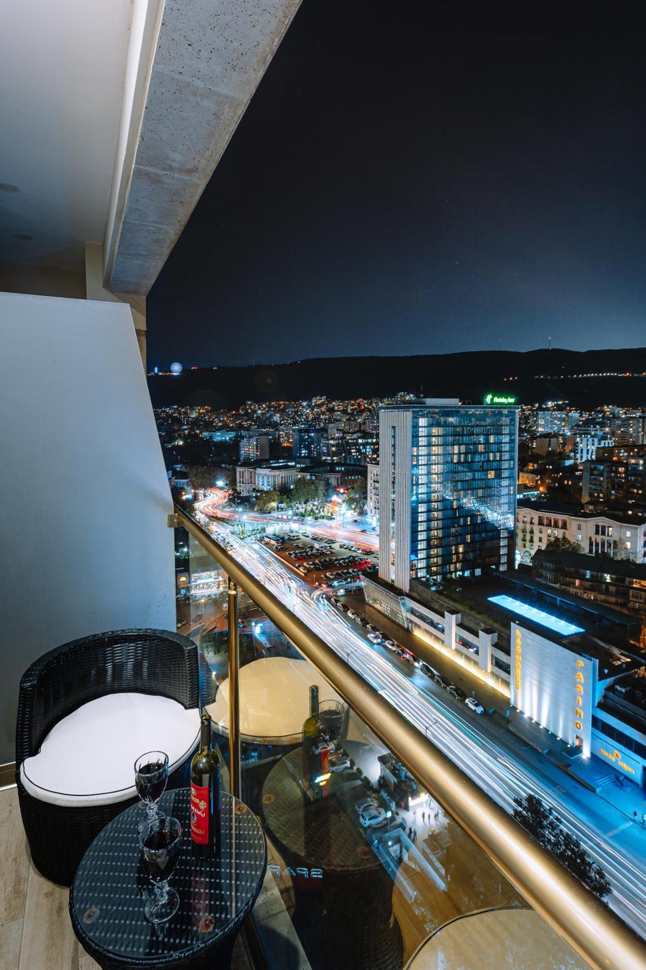 Hotel Sky Station Tbilisi Bagian luar foto