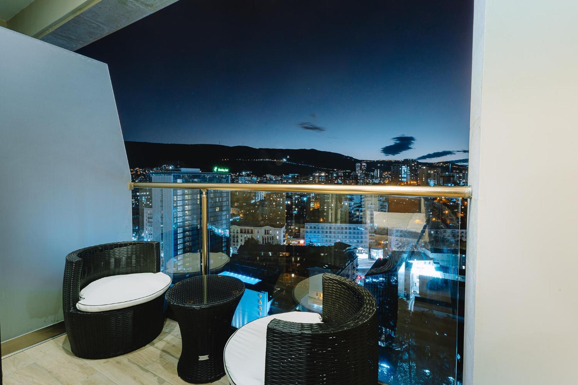 Hotel Sky Station Tbilisi Bagian luar foto