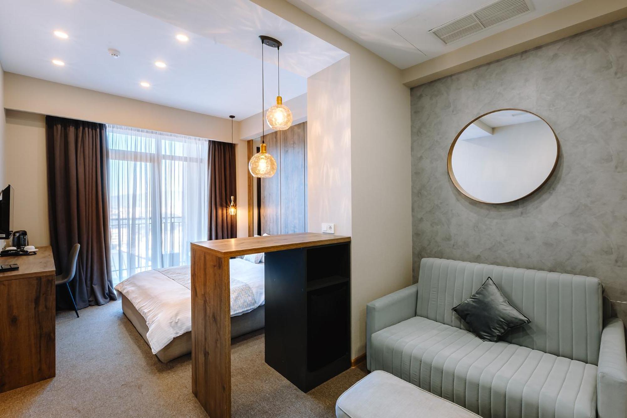 Hotel Sky Station Tbilisi Bagian luar foto