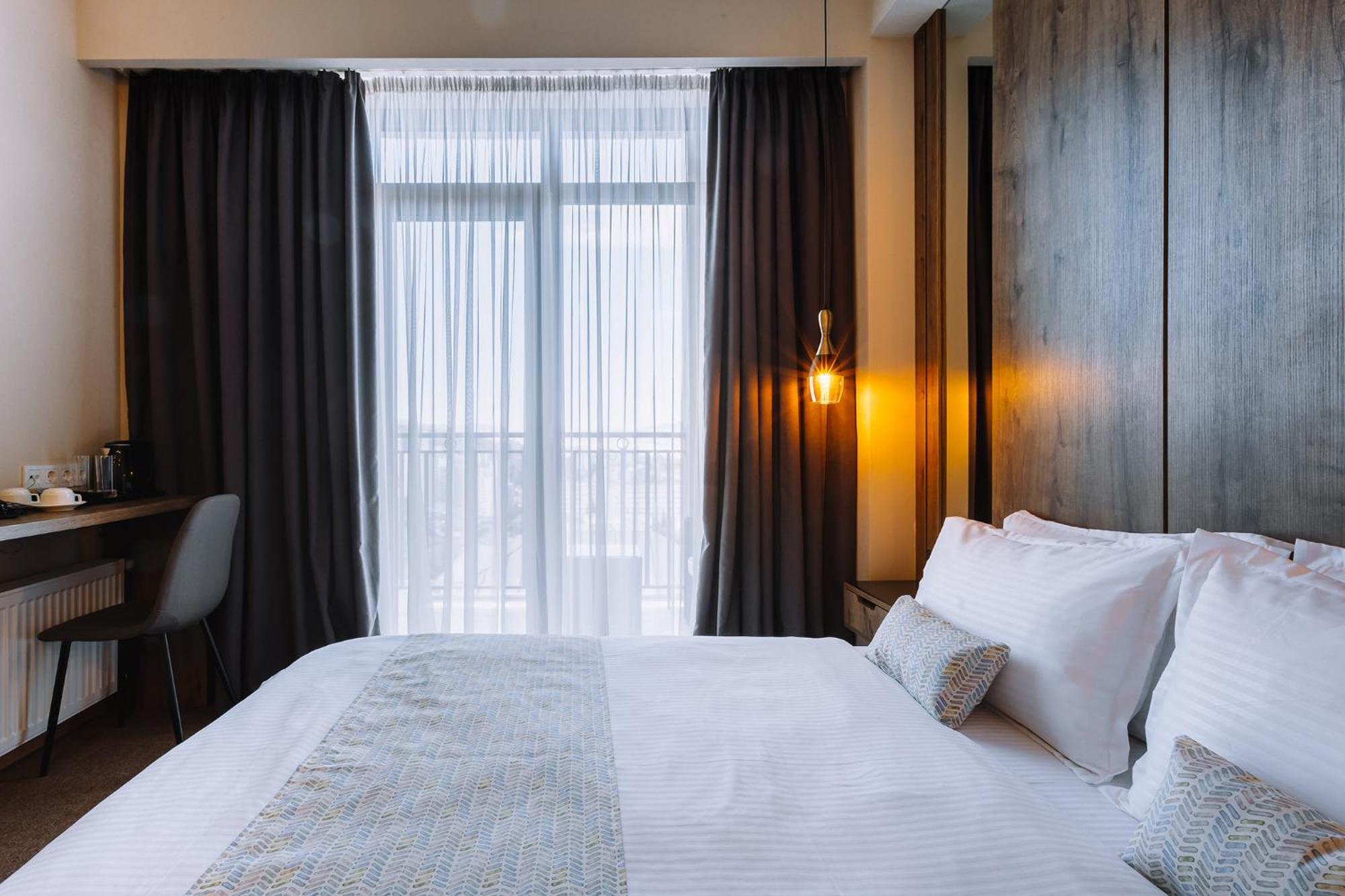 Hotel Sky Station Tbilisi Bagian luar foto