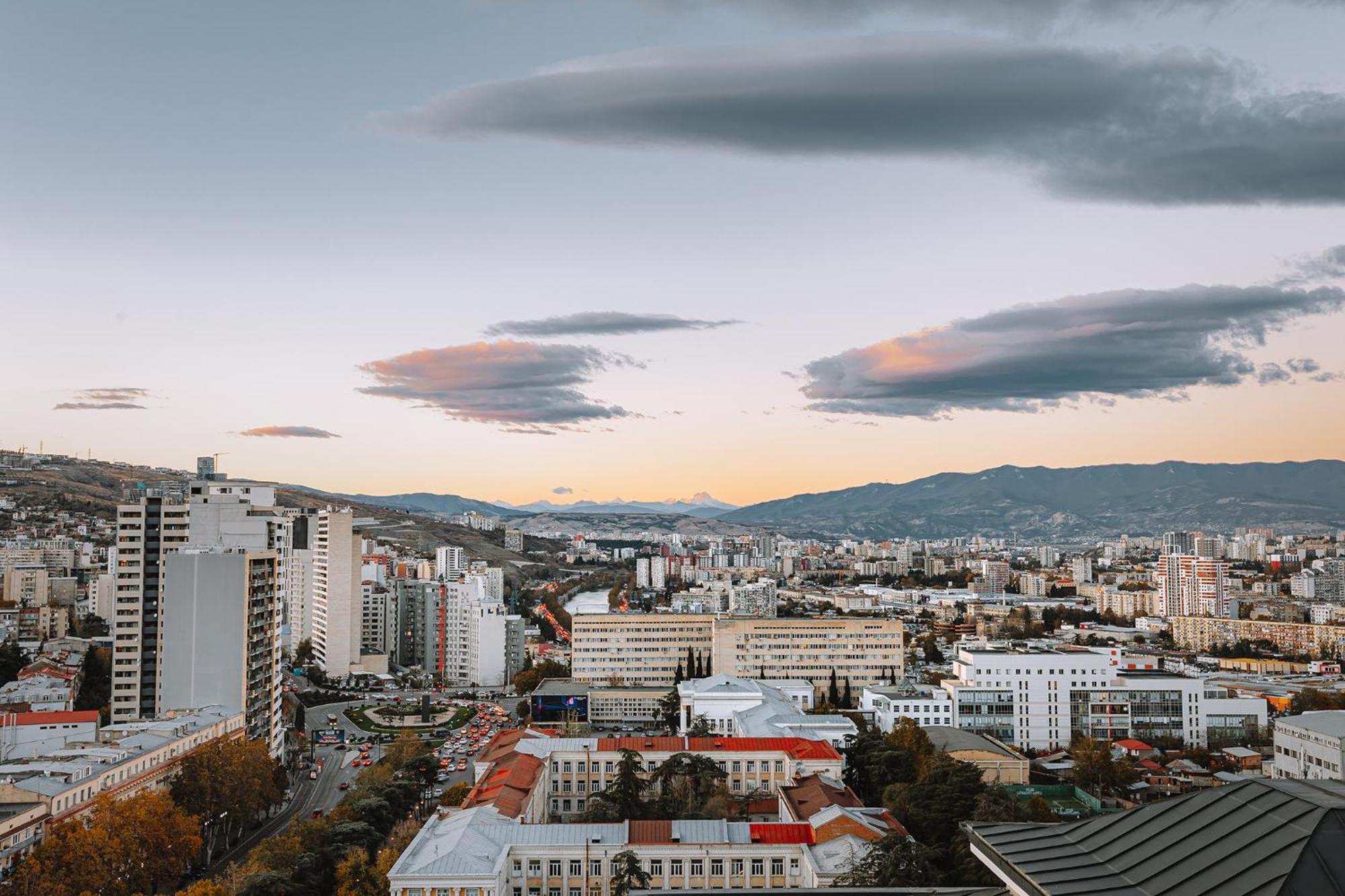 Hotel Sky Station Tbilisi Bagian luar foto