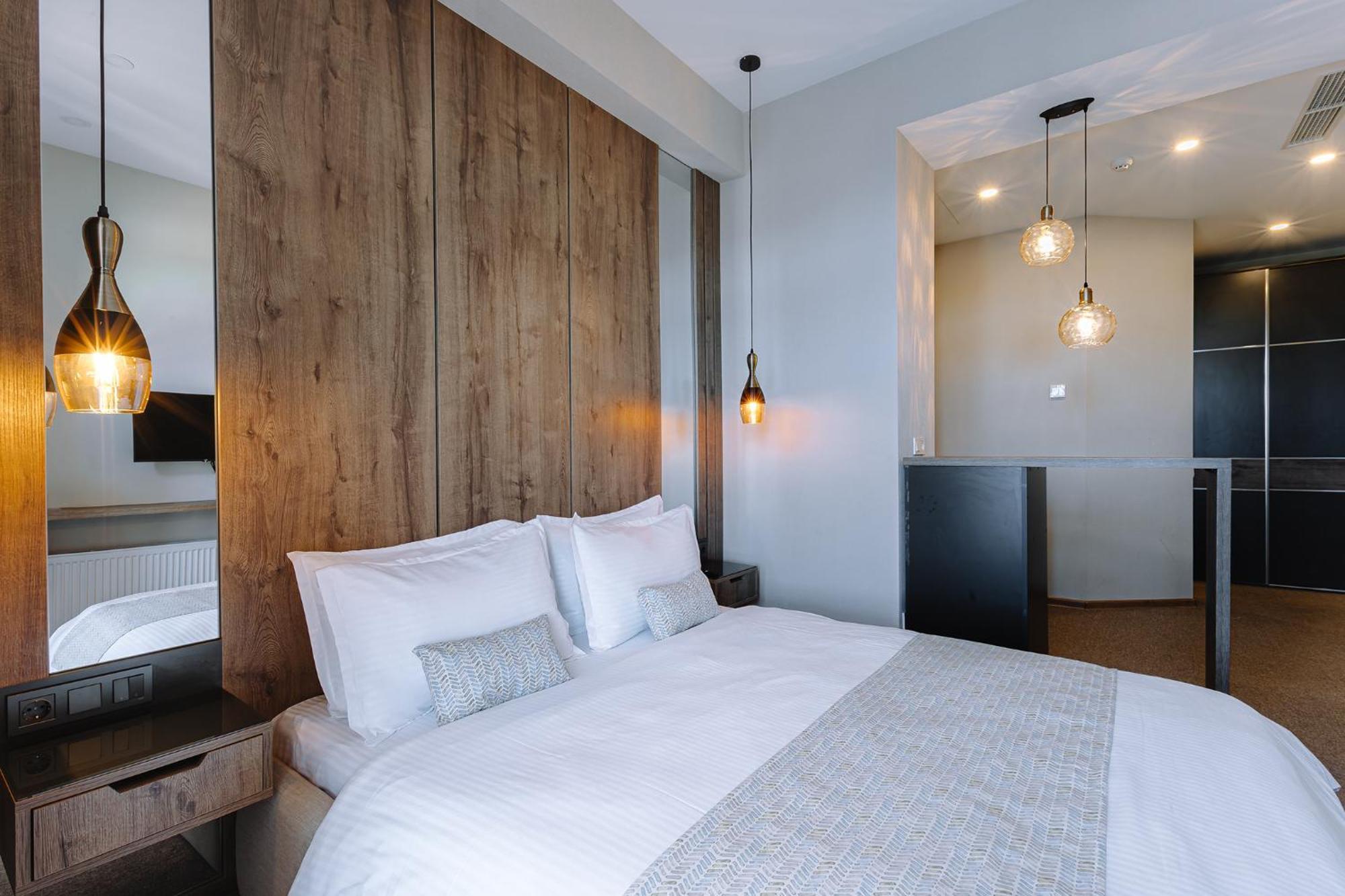 Hotel Sky Station Tbilisi Bagian luar foto